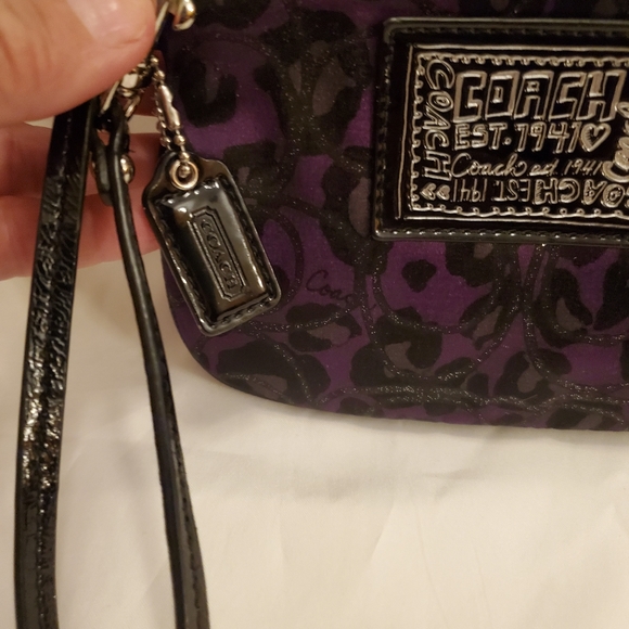 Coach Wristlet - Picture 3 of 4